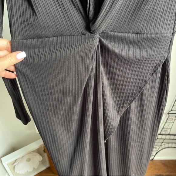 THEGIVINGMOVEMENT V-NECK LONG-SLEEVE COTTONRIB100© DRESS - Picture 6 of 13